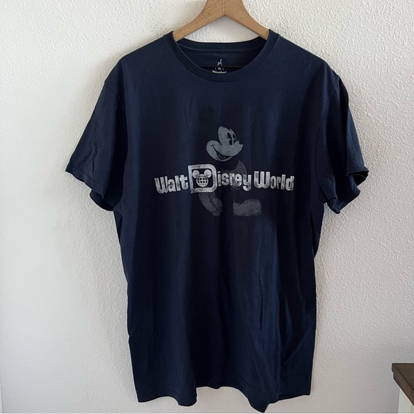 Disneyland Walt Disney World by Hanes T-Shirt Tee 100% Preshrunk Cotton XL - Picture 1 of 5